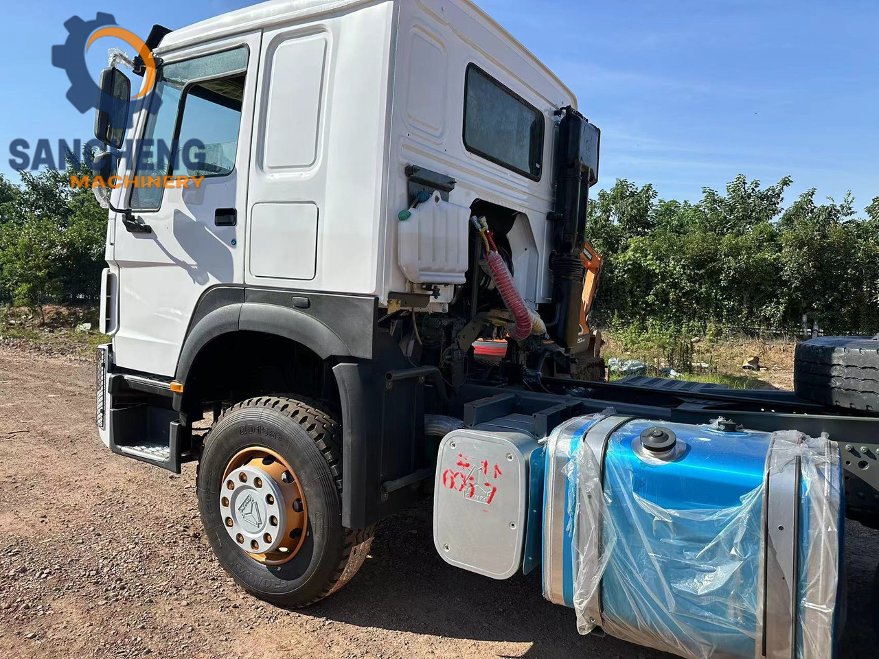 SINOTRUK HOWO Truck Head 371hp - وحدة جر: صورة 2 SINOTRUK HOWO Truck Head 371hp - وحدة جر: صورة 2