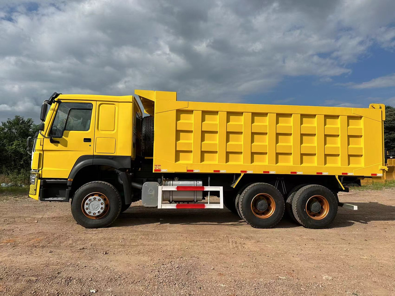 SINOTRUK Howo 371 Dump truck - شاحنة قلاب: صورة 4 SINOTRUK Howo 371 Dump truck - شاحنة قلاب: صورة 4