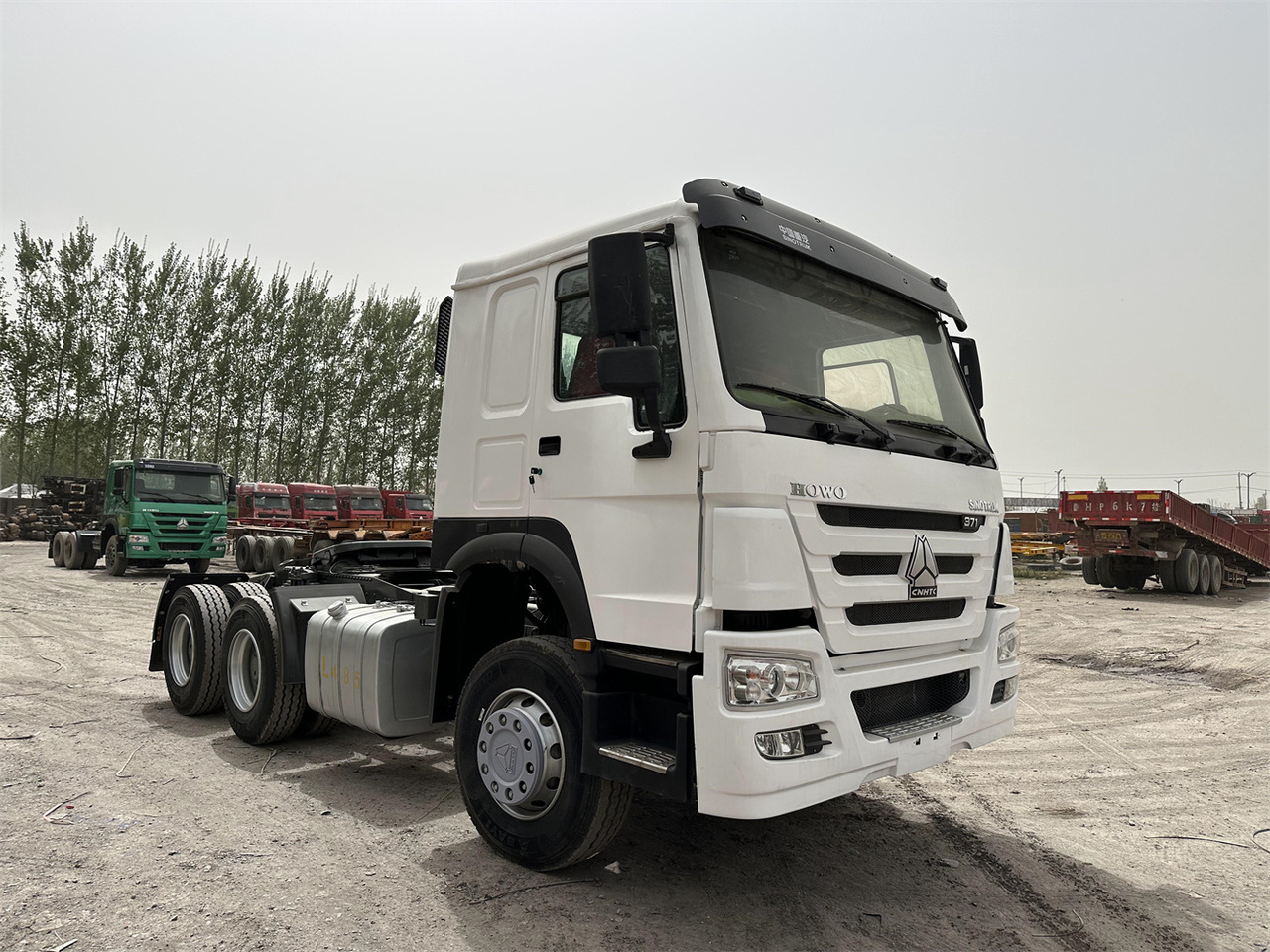 SINOTRUK Howo 371 Truck Head - وحدة جر: صورة 1 SINOTRUK Howo 371 Truck Head - وحدة جر: صورة 1