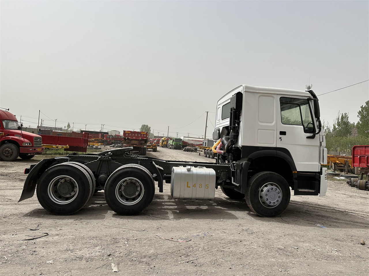 SINOTRUK Howo 371 Truck Head - وحدة جر: صورة 3 SINOTRUK Howo 371 Truck Head - وحدة جر: صورة 3