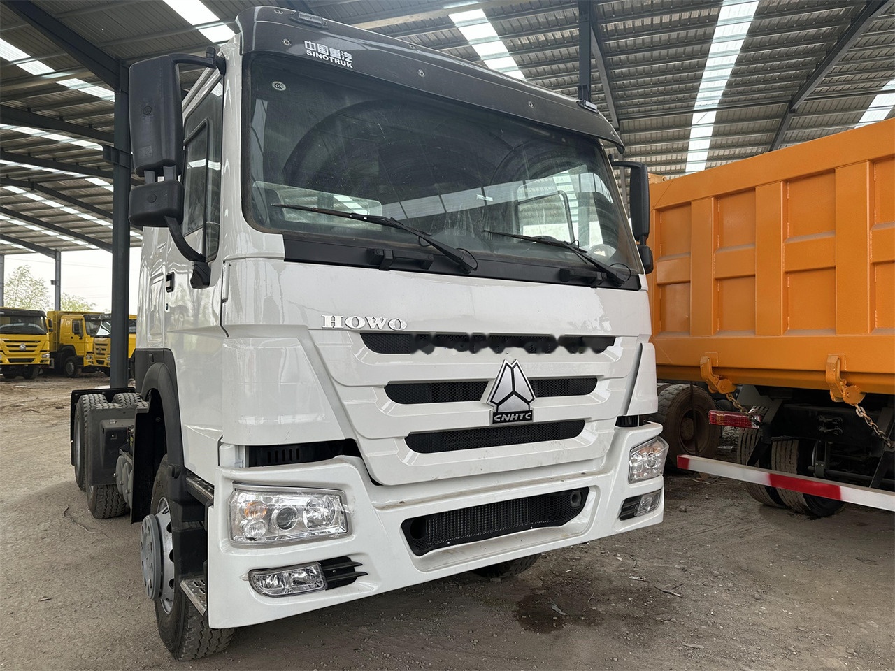 SINOTRUK Howo 371 tractor unit - وحدة جر: صورة 4 SINOTRUK Howo 371 tractor unit - وحدة جر: صورة 4