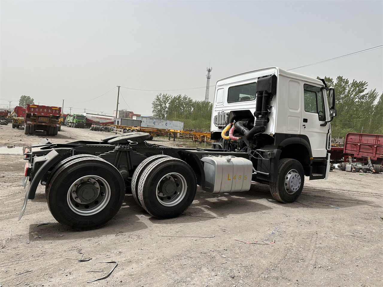 SINOTRUK Howo 371hp Truck Head - وحدة جر: صورة 3 SINOTRUK Howo 371hp Truck Head - وحدة جر: صورة 3