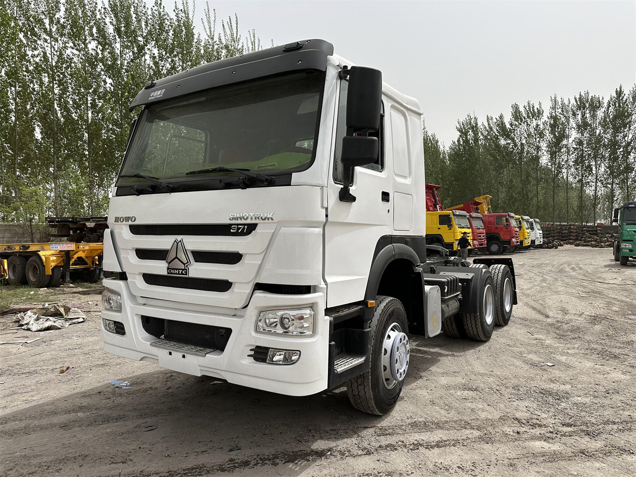 SINOTRUK Howo 371hp Truck Head - وحدة جر: صورة 2 SINOTRUK Howo 371hp Truck Head - وحدة جر: صورة 2