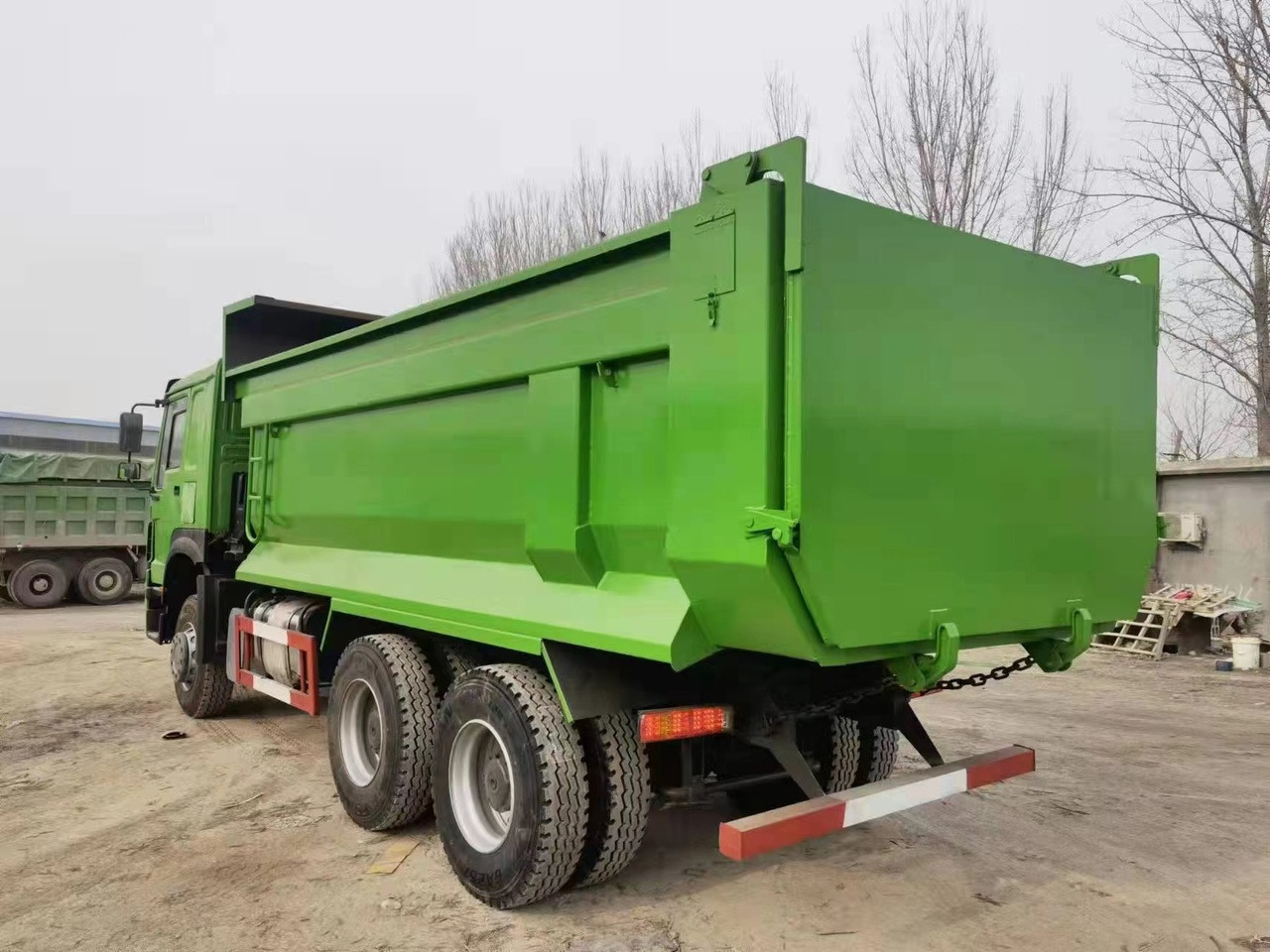 SINOTRUK Howo 371hp tipper truck - شاحنة قلاب: صورة 4 SINOTRUK Howo 371hp tipper truck - شاحنة قلاب: صورة 4