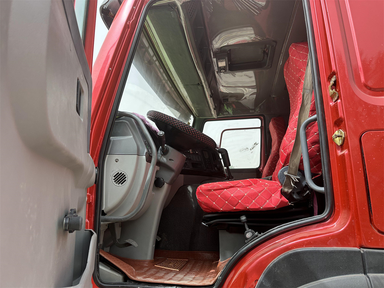 شاحنة قلاب لنقل السيلاج SINOTRUK Howo Dump truck 371: صورة 8 شاحنة قلاب لنقل السيلاج SINOTRUK Howo Dump truck 371: صورة 8