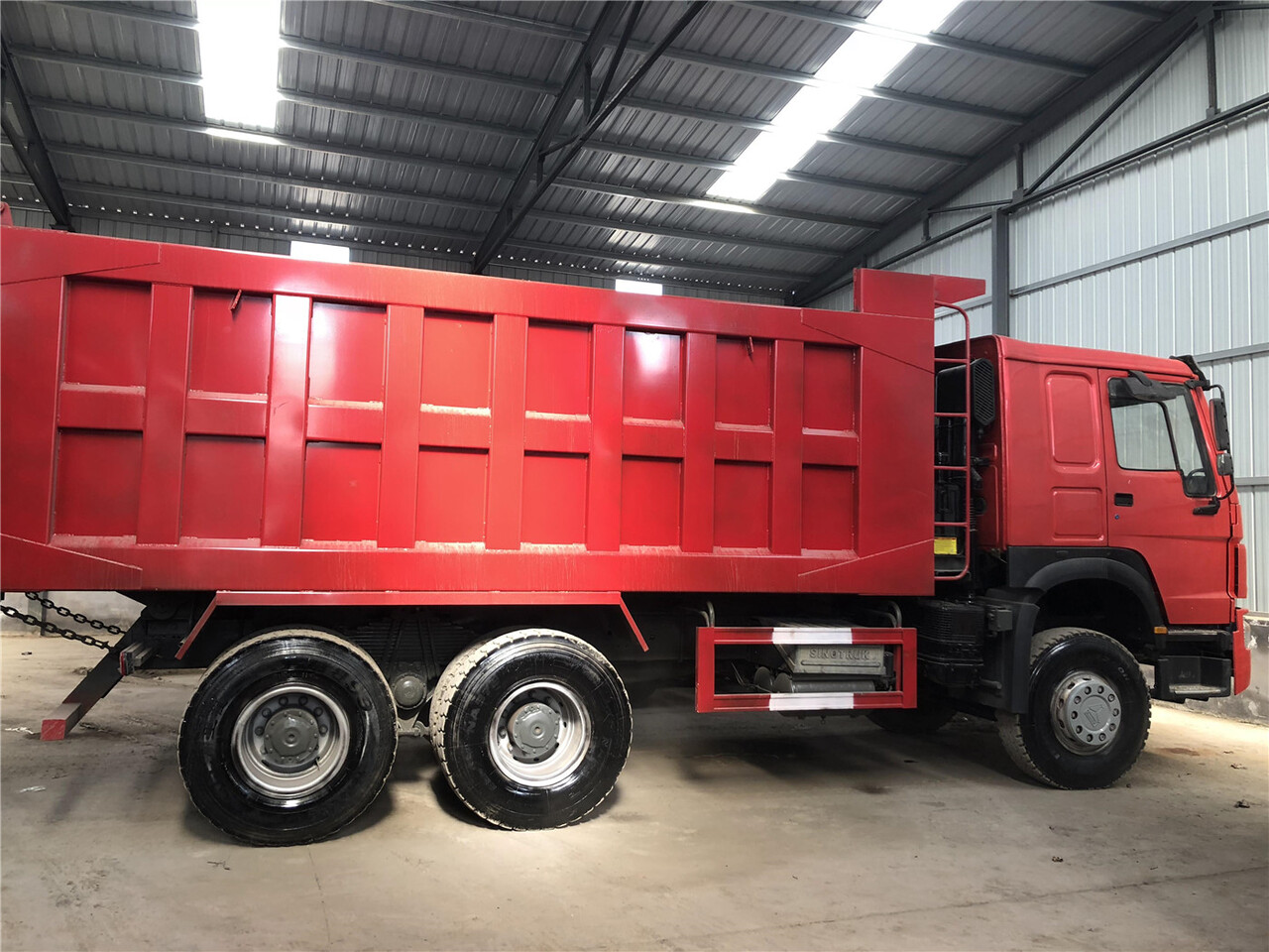 SINOTRUK Howo Dump truck 371 - شاحنة قلاب: صورة 2 SINOTRUK Howo Dump truck 371 - شاحنة قلاب: صورة 2