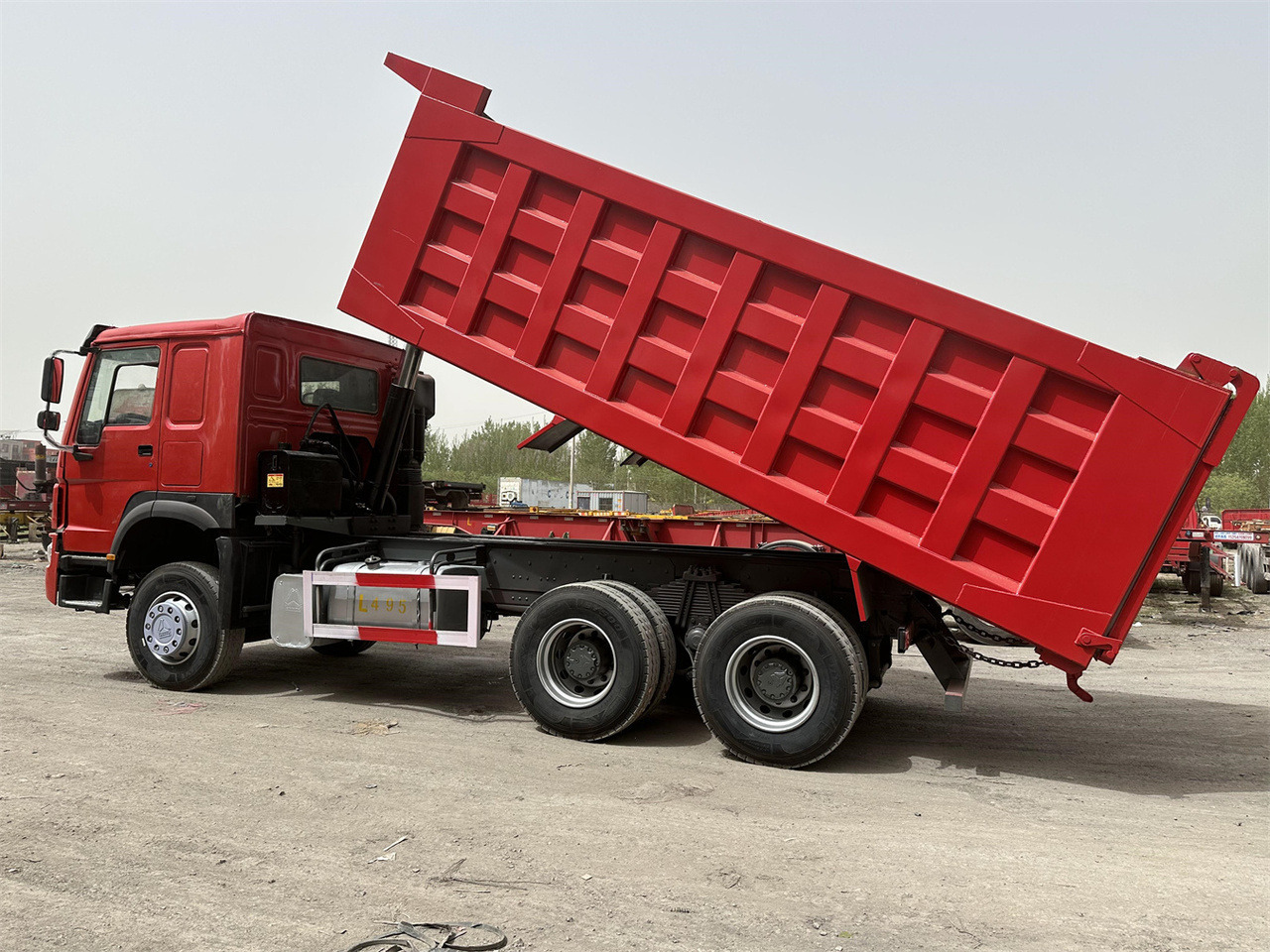 SINOTRUK Howo Dump truck 371 - شاحنة قلاب: صورة 1 SINOTRUK Howo Dump truck 371 - شاحنة قلاب: صورة 1