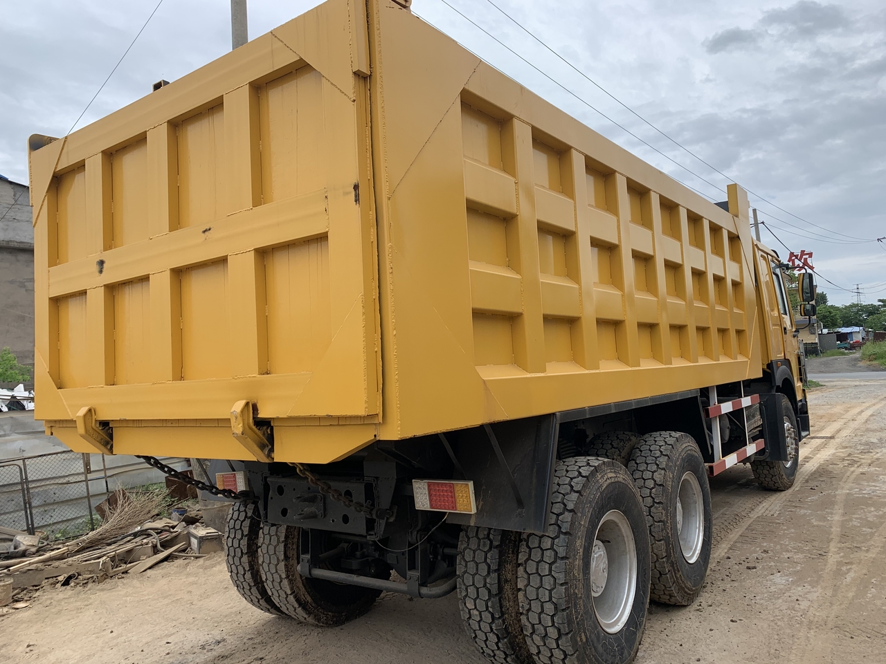 SINOTRUK Howo Dump truck 371 - شاحنة قلاب: صورة 2 SINOTRUK Howo Dump truck 371 - شاحنة قلاب: صورة 2