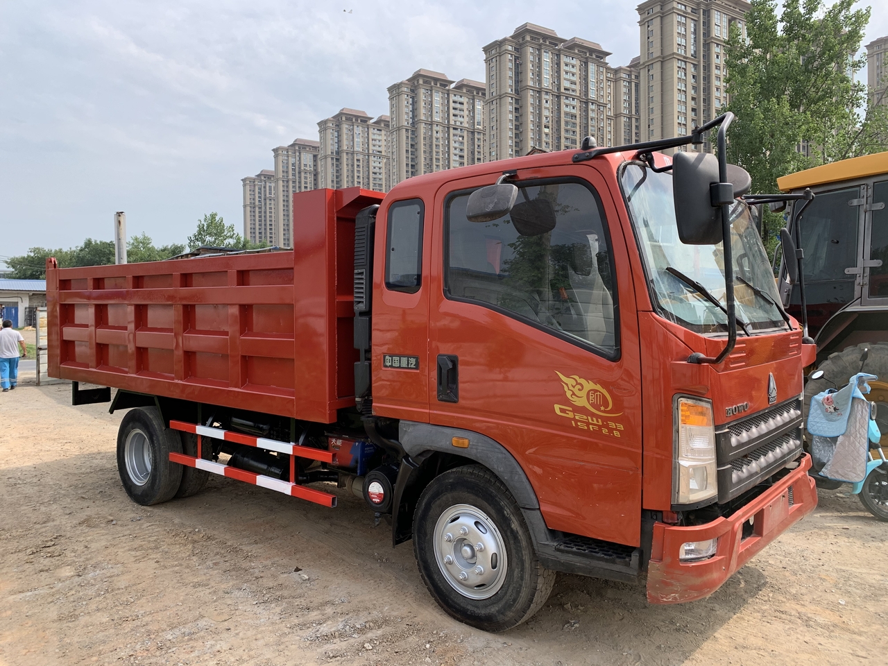 SINOTRUK Howo Dump truck 4x2 - شاحنة قلاب: صورة 1 SINOTRUK Howo Dump truck 4x2 - شاحنة قلاب: صورة 1