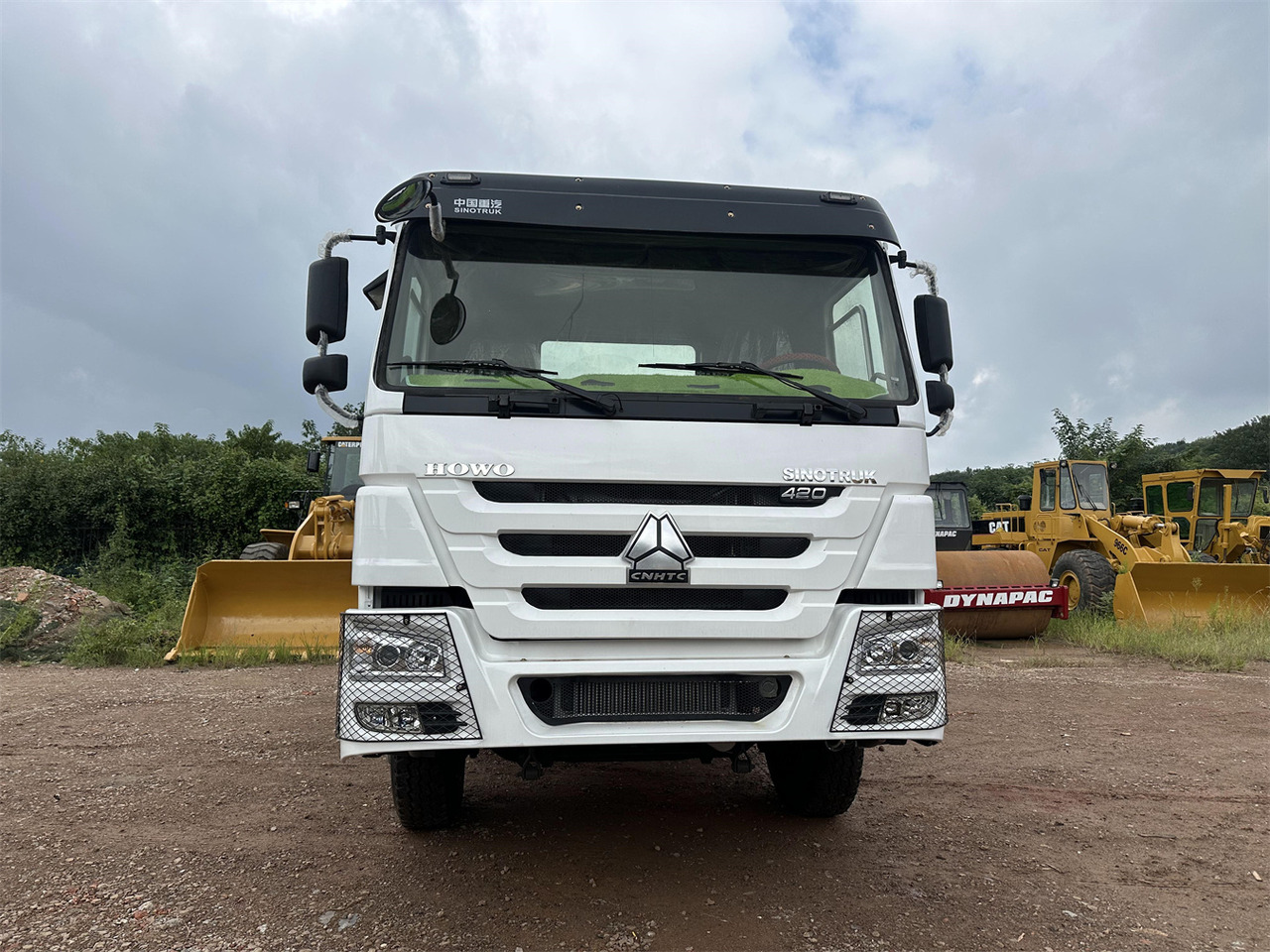 SINOTRUK Howo tractor unit 420hp - وحدة جر: صورة 2 SINOTRUK Howo tractor unit 420hp - وحدة جر: صورة 2