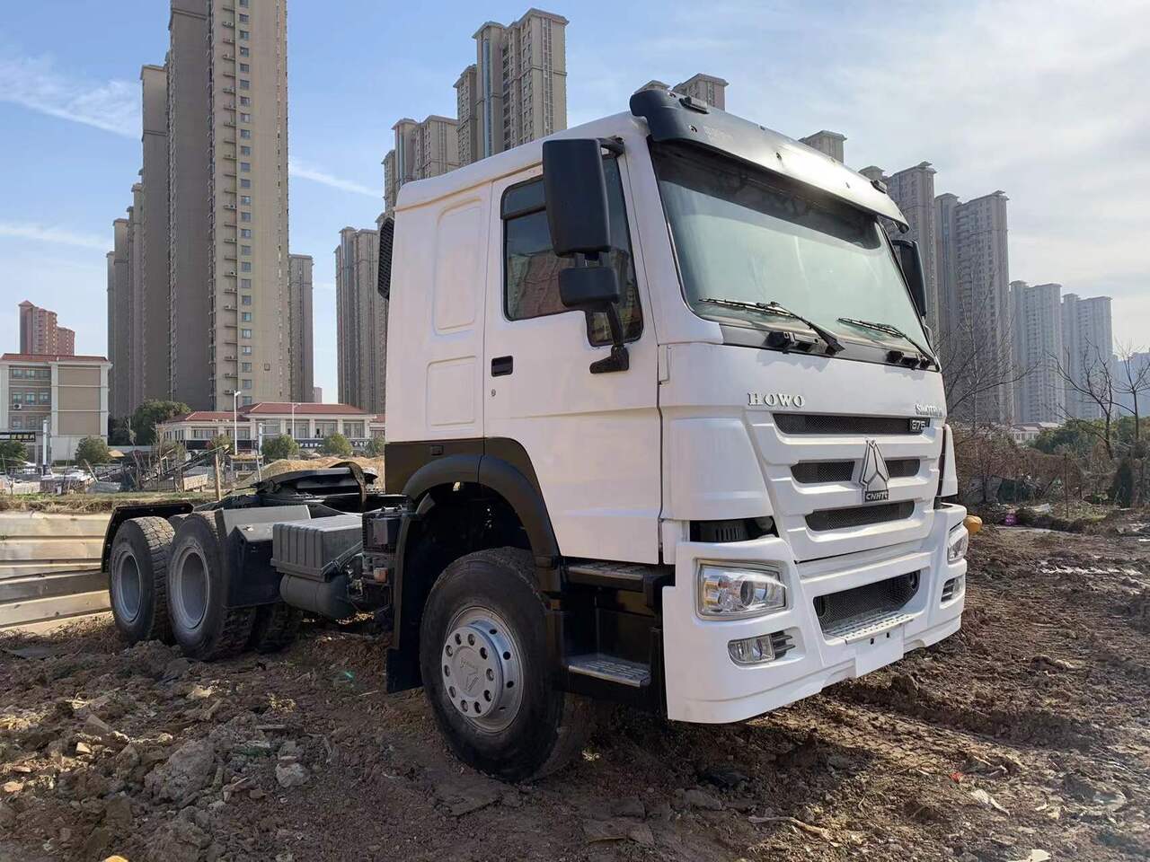 وحدة جر SINOTRUK Howo tractor unit: صورة 1