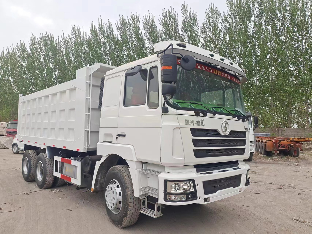 Shacman F3000 Dump Truck - شاحنة قلاب: صورة 2 Shacman F3000 Dump Truck - شاحنة قلاب: صورة 2