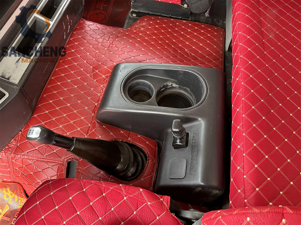 شاحنة قلاب لنقل المعدات الثقيلة Shacman F3000 Dump truck: صورة 9