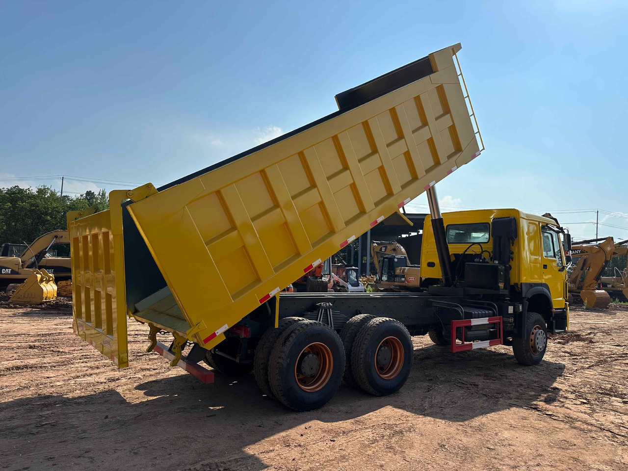 Sinotruk HOWO 400hp 6X4 - شاحنة قلاب: صورة 3 Sinotruk HOWO 400hp 6X4 - شاحنة قلاب: صورة 3