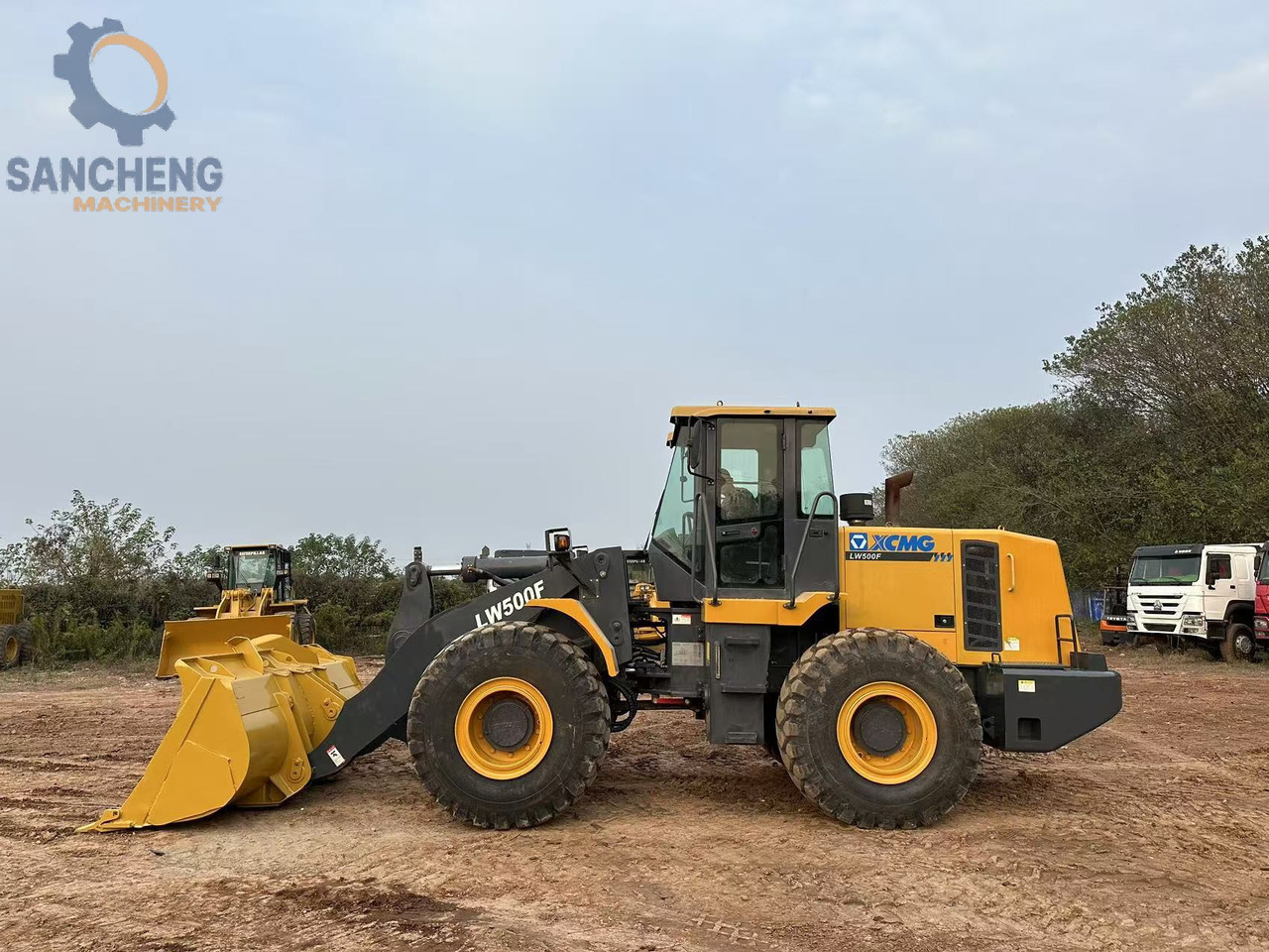 XCMG LW500F - اللودر بعجل: صورة 1 XCMG LW500F - اللودر بعجل: صورة 1