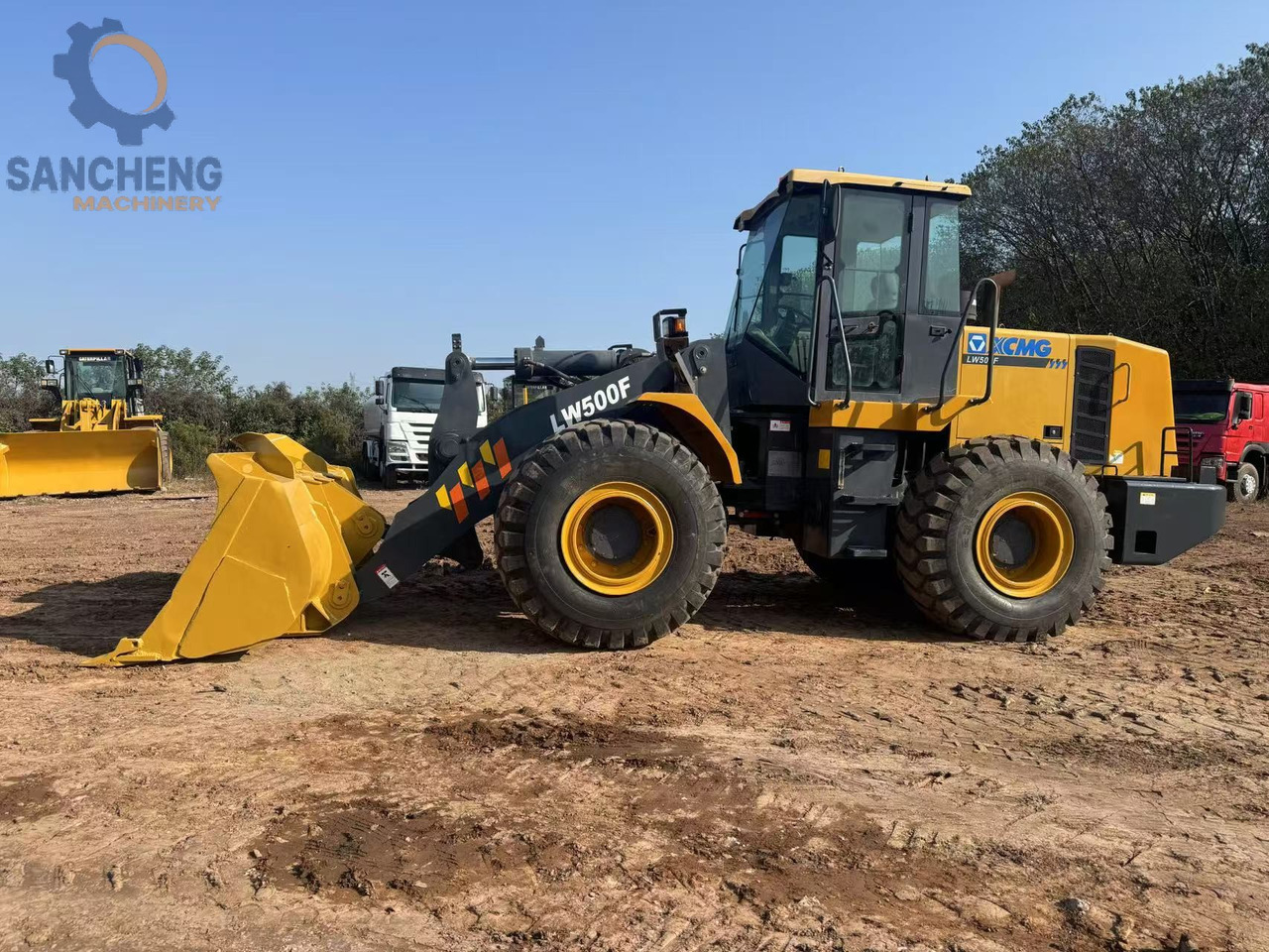 XCMG LW500F - اللودر بعجل: صورة 1 XCMG LW500F - اللودر بعجل: صورة 1