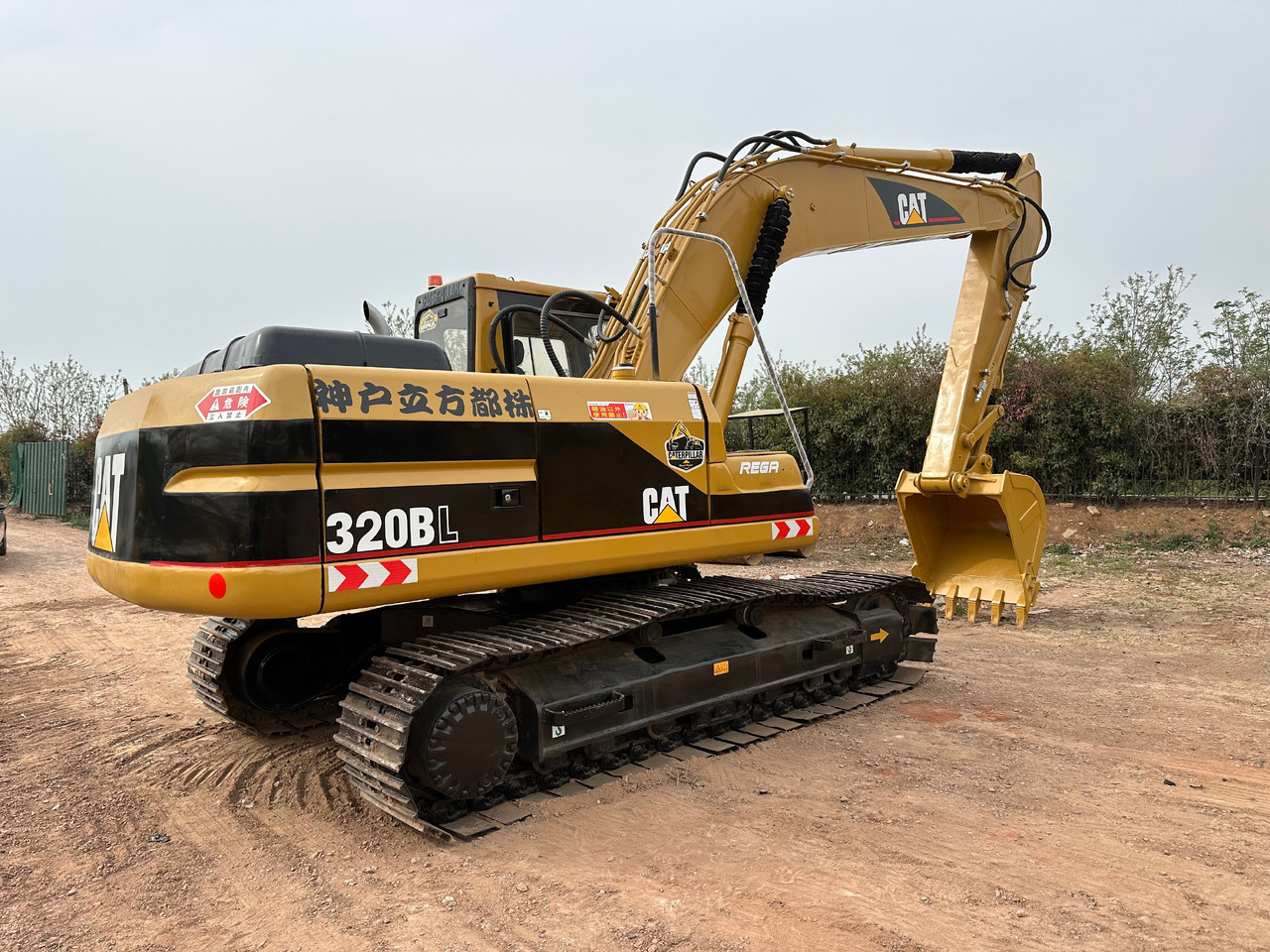 Caterpillar 320BL excavator - حفار زحاف: صورة 4 Caterpillar 320BL excavator - حفار زحاف: صورة 4