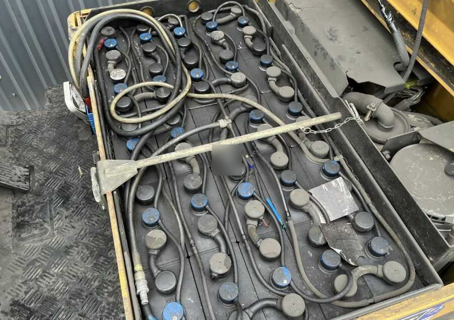 رافعة شوكية كهربائية CAT Lift Trucks EP16KT: صورة 6