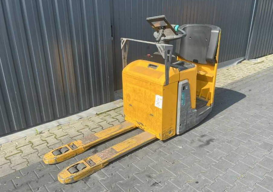 Jungheinrich ERE120 - شاحنة باليت: صورة 1 Jungheinrich ERE120 - شاحنة باليت: صورة 1