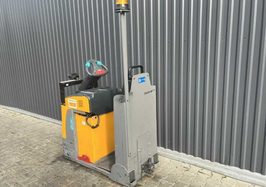 Jungheinrich EZS130 - جرار السحب الكهربائي: صورة 3 Jungheinrich EZS130 - جرار السحب الكهربائي: صورة 3