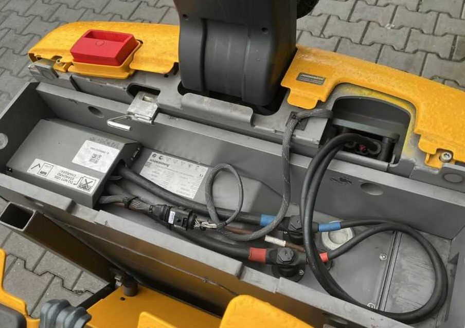 Jungheinrich EZS350 - جرار السحب الكهربائي: صورة 5 Jungheinrich EZS350 - جرار السحب الكهربائي: صورة 5