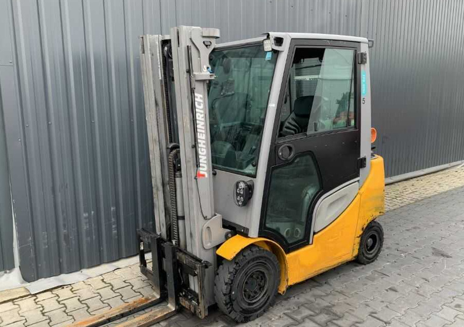 Jungheinrich TFG320s - رافعة شوكية تعمل بالغاز: صورة 1 Jungheinrich TFG320s - رافعة شوكية تعمل بالغاز: صورة 1