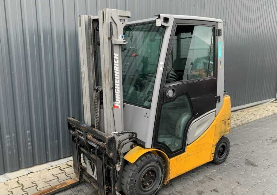 Jungheinrich TFG320s - رافعة شوكية تعمل بالغاز: صورة 1 Jungheinrich TFG320s - رافعة شوكية تعمل بالغاز: صورة 1