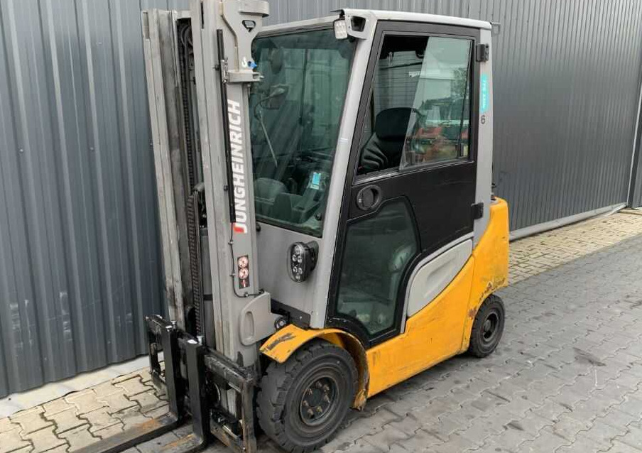 Jungheinrich TFG320s - رافعة شوكية تعمل بالغاز: صورة 1 Jungheinrich TFG320s - رافعة شوكية تعمل بالغاز: صورة 1