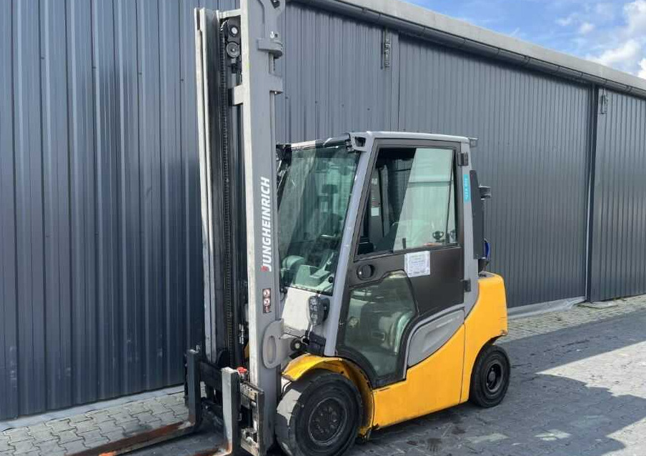 Jungheinrich TFG425s - رافعة شوكية تعمل بالغاز: صورة 1 Jungheinrich TFG425s - رافعة شوكية تعمل بالغاز: صورة 1