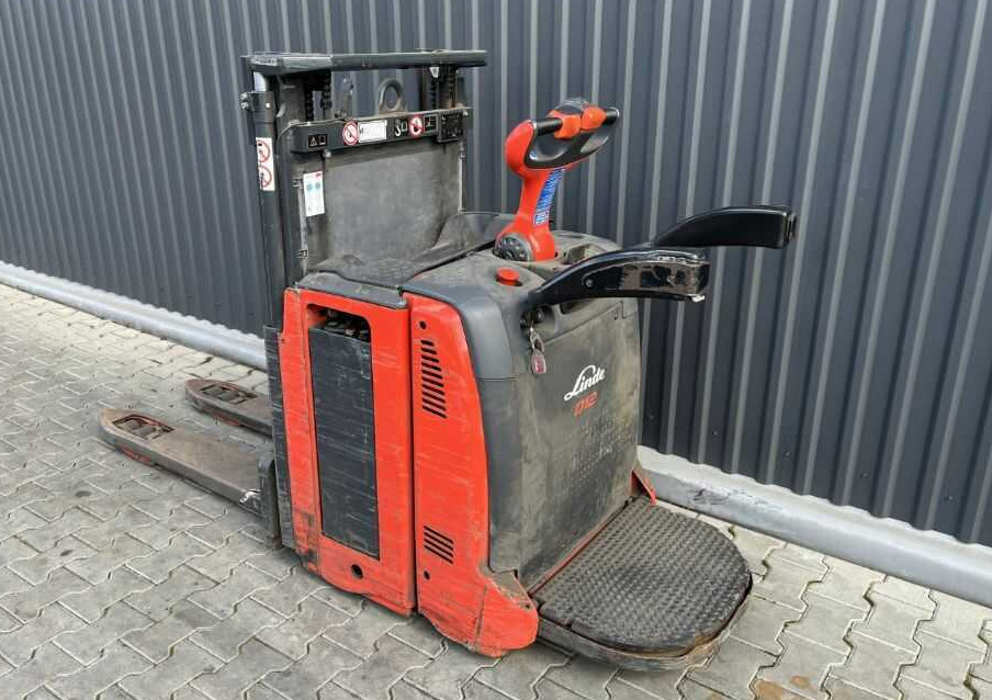 Linde D12AP - آلة التكديس: صورة 3 Linde D12AP - آلة التكديس: صورة 3