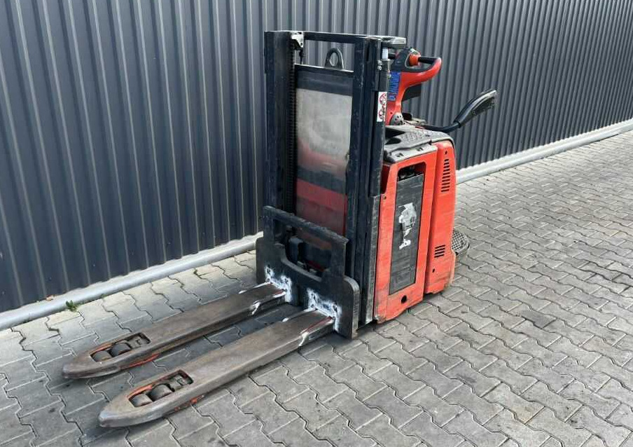 Linde D12AP - آلة التكديس: صورة 1 Linde D12AP - آلة التكديس: صورة 1