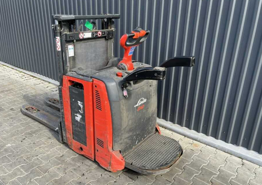 Linde D12AP - آلة التكديس: صورة 3 Linde D12AP - آلة التكديس: صورة 3