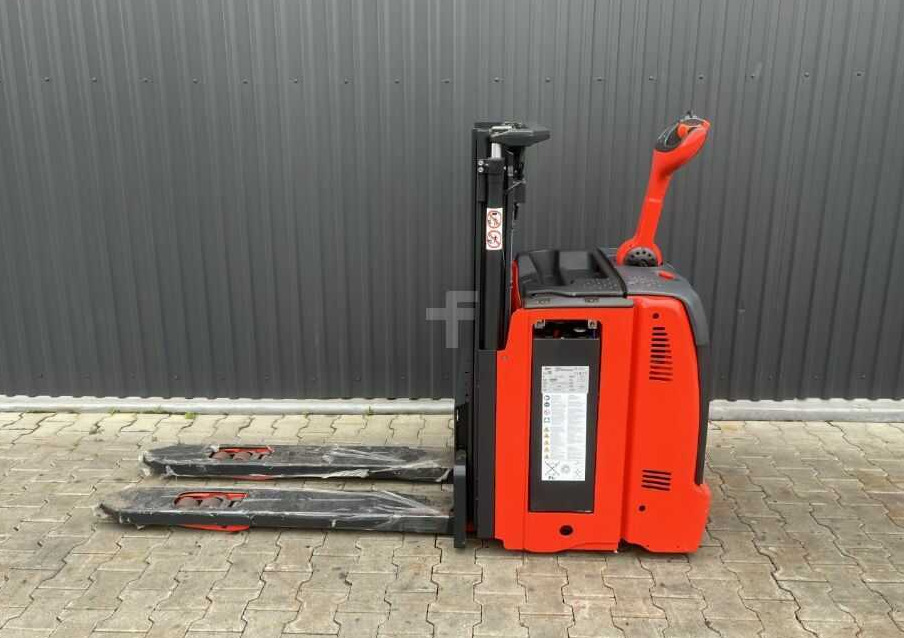 Linde D12HP - آلة التكديس: صورة 2 Linde D12HP - آلة التكديس: صورة 2