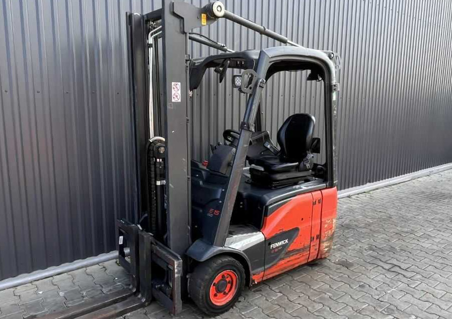Linde E15-02 - رافعة شوكية كهربائية: صورة 1 Linde E15-02 - رافعة شوكية كهربائية: صورة 1