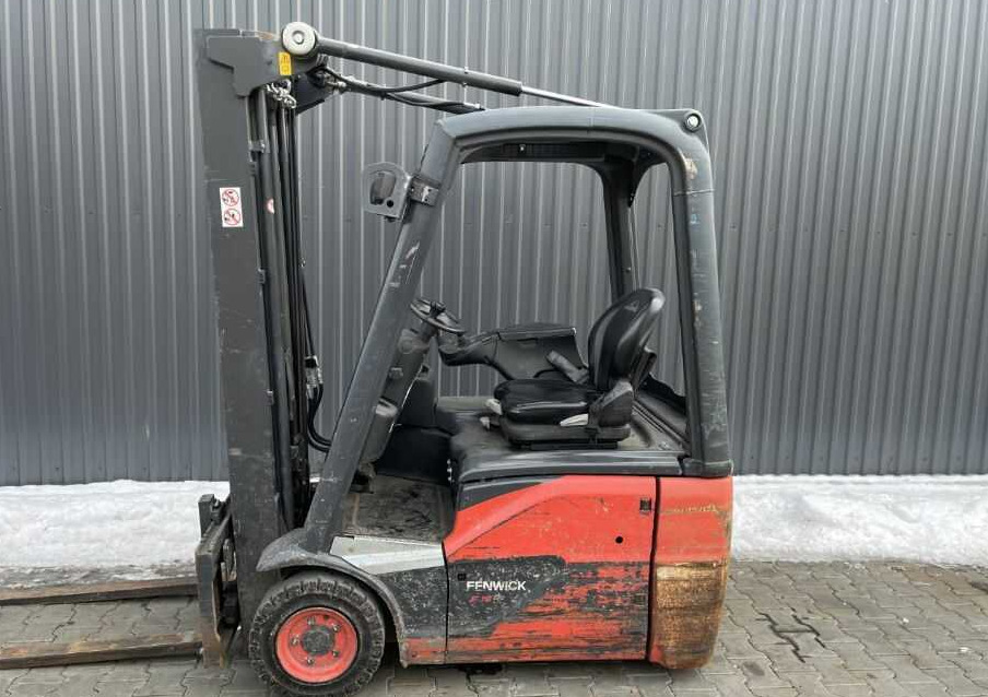 Linde E15-02 - رافعة شوكية كهربائية: صورة 1 Linde E15-02 - رافعة شوكية كهربائية: صورة 1