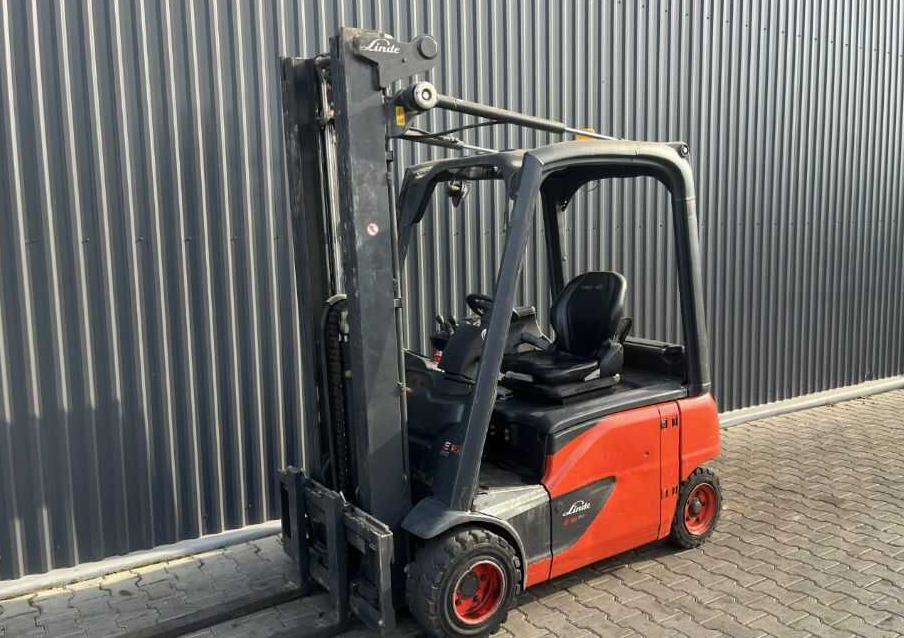 Linde E16P-02 - رافعة شوكية كهربائية: صورة 1 Linde E16P-02 - رافعة شوكية كهربائية: صورة 1