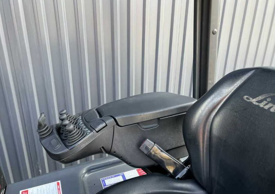 رافعة شوكية كهربائية Linde E18-01: صورة 10 رافعة شوكية كهربائية Linde E18-01: صورة 10