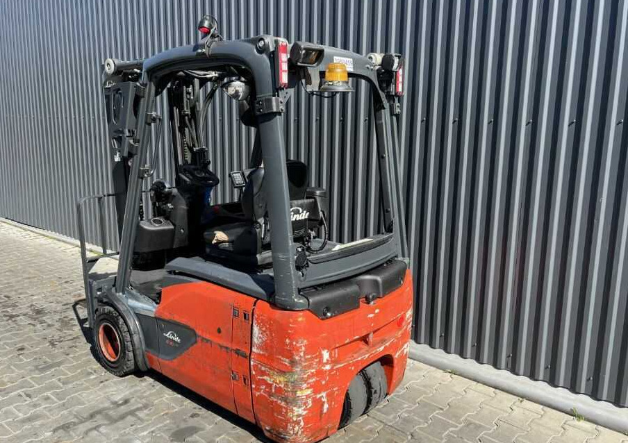 Linde E18-02 - رافعة شوكية كهربائية: صورة 3 Linde E18-02 - رافعة شوكية كهربائية: صورة 3