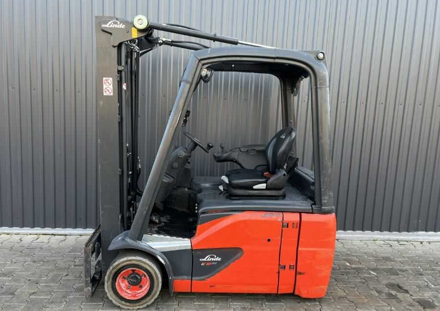 Linde E18-02 - رافعة شوكية كهربائية: صورة 2 Linde E18-02 - رافعة شوكية كهربائية: صورة 2