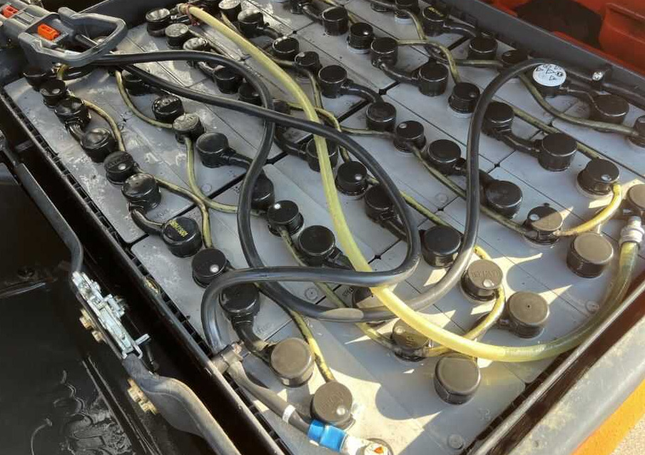 رافعة شوكية كهربائية Linde E18-02: صورة 7