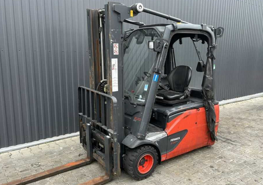 Linde E20L-02 - رافعة شوكية كهربائية: صورة 1 Linde E20L-02 - رافعة شوكية كهربائية: صورة 1