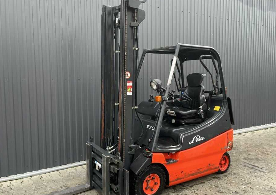 Linde E20 - رافعة شوكية كهربائية: صورة 1 Linde E20 - رافعة شوكية كهربائية: صورة 1