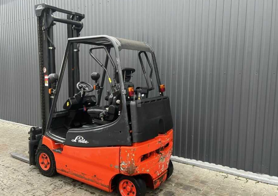 Linde E20 - رافعة شوكية كهربائية: صورة 3 Linde E20 - رافعة شوكية كهربائية: صورة 3