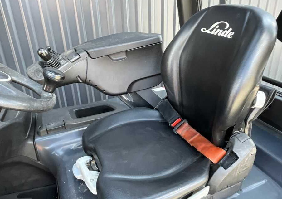 رافعة شوكية كهربائية Linde E25-01: صورة 9