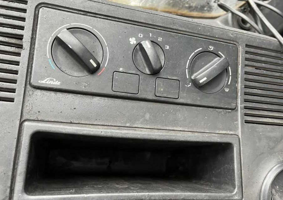 Linde E35HL-01 - رافعة شوكية كهربائية: صورة 5 Linde E35HL-01 - رافعة شوكية كهربائية: صورة 5