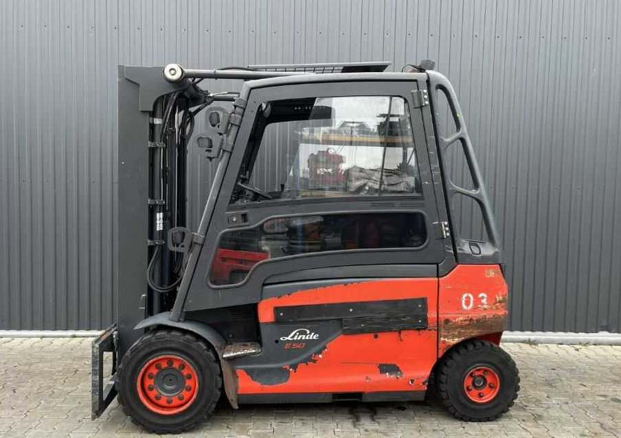 Linde E50HL-01 - رافعة شوكية كهربائية: صورة 2 Linde E50HL-01 - رافعة شوكية كهربائية: صورة 2