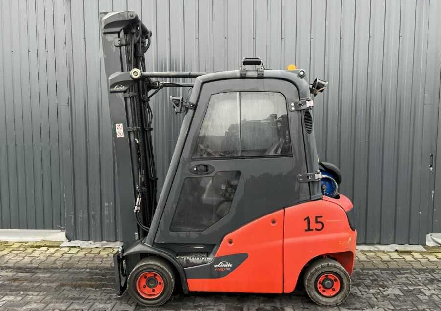 Linde H20T-01 - رافعة شوكية تعمل بالغاز: صورة 2 Linde H20T-01 - رافعة شوكية تعمل بالغاز: صورة 2