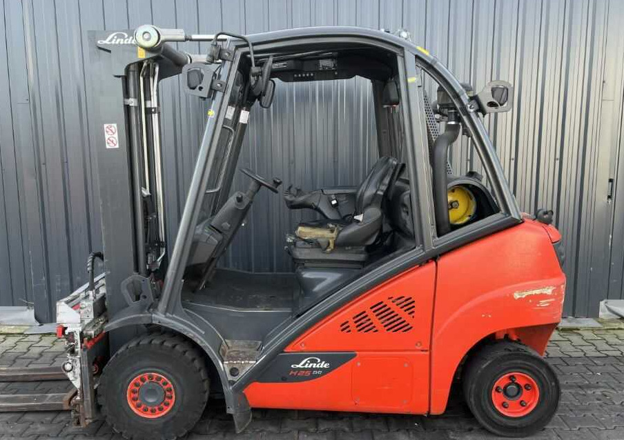 Linde H25T-02 - رافعة شوكية تعمل بالغاز: صورة 2 Linde H25T-02 - رافعة شوكية تعمل بالغاز: صورة 2