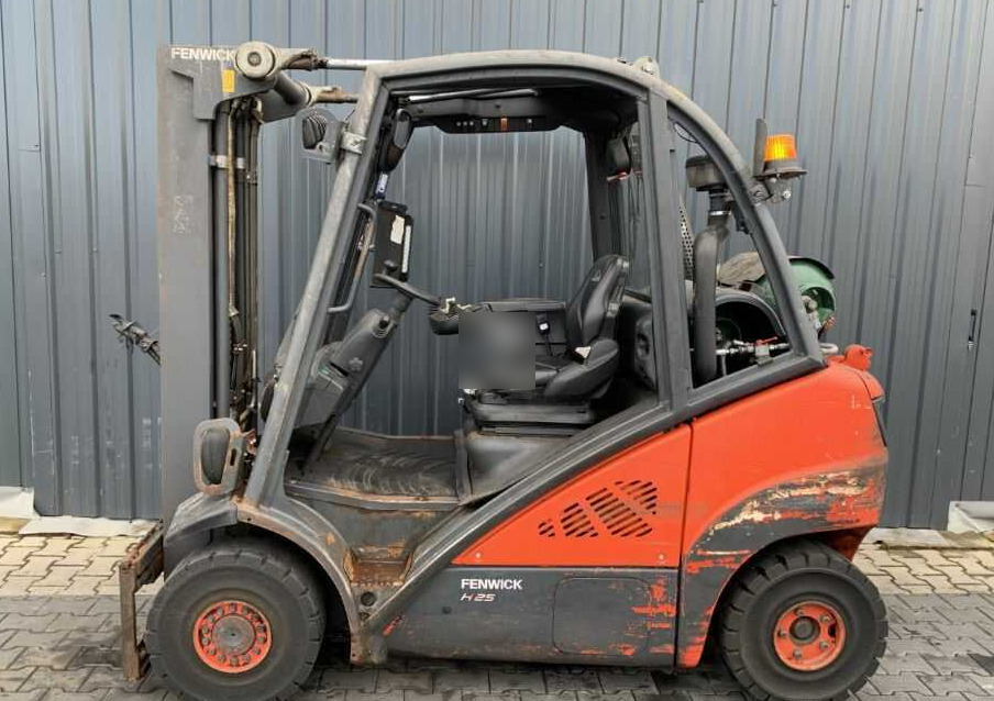 Linde H25T-02 - رافعة شوكية تعمل بالغاز: صورة 2 Linde H25T-02 - رافعة شوكية تعمل بالغاز: صورة 2