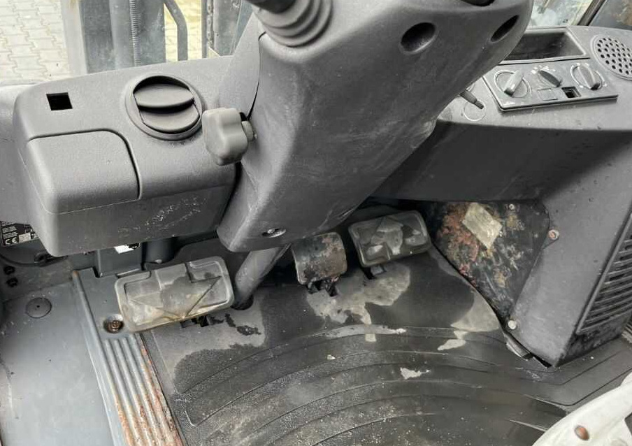 رافعة شوكية تعمل بالغاز Linde H25T-02: صورة 9